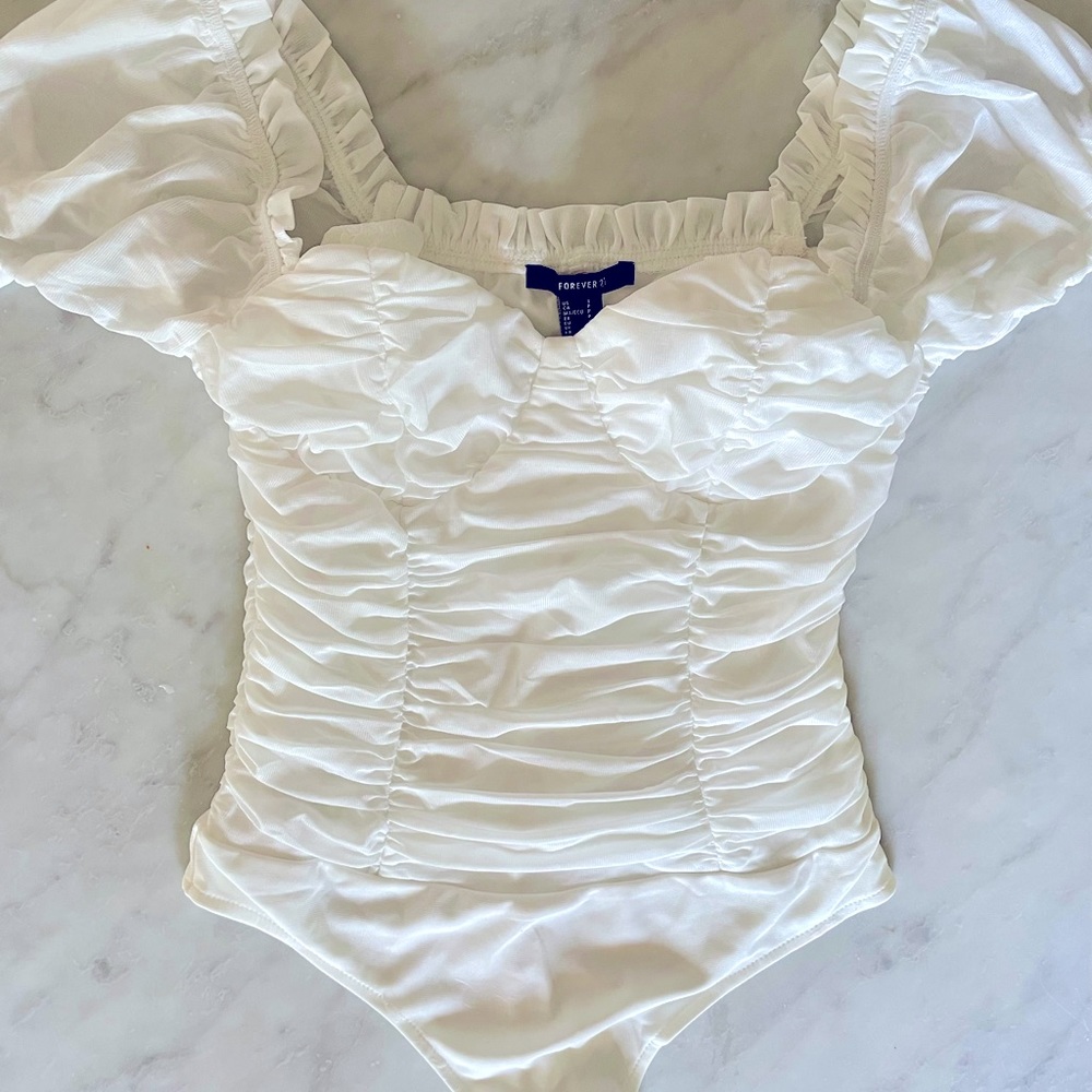 Forever 21 ruched white bodysuit. Puffed sleeve. Size S